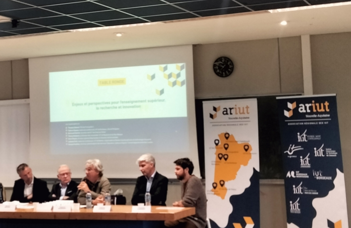 ARIUTNA TABLE RONDE