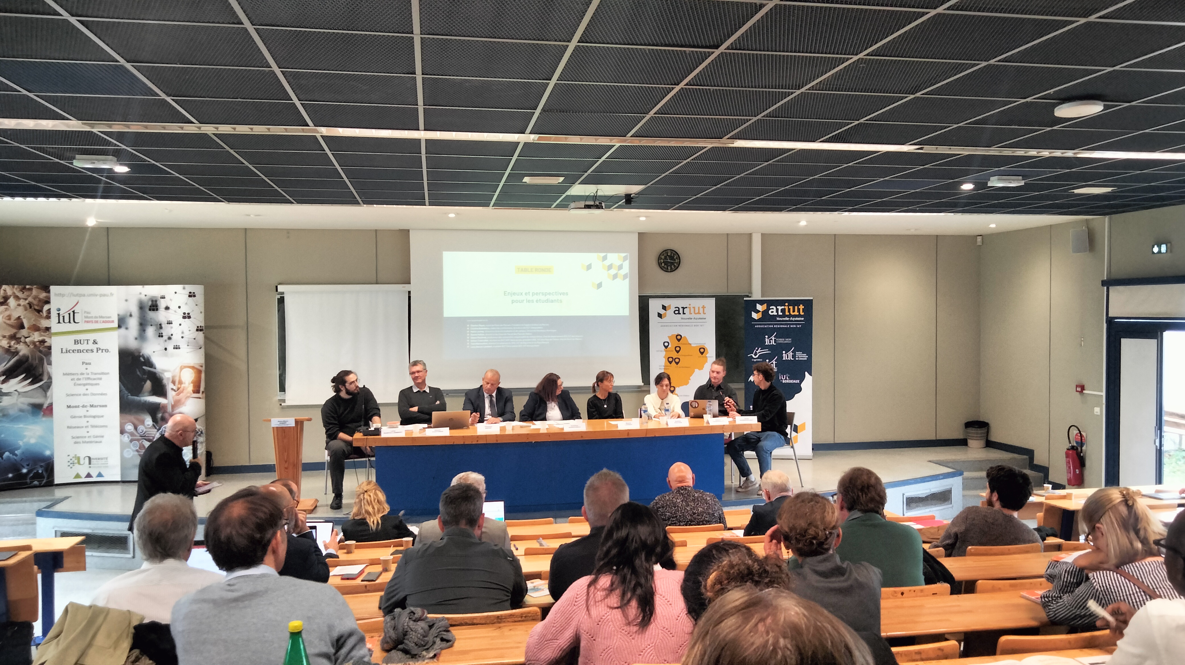 ARIUTNA TABLE RONDE