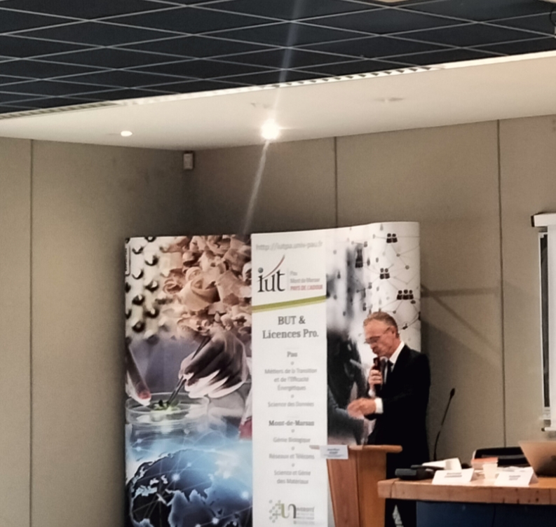 ARIUTNA TABLE RONDE